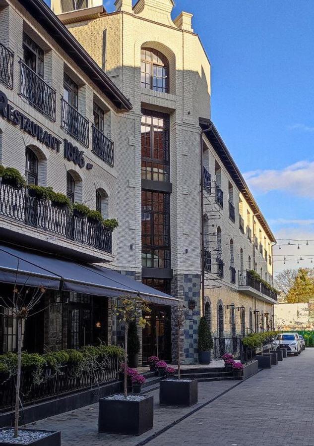 Victoria Deluxe Hotel Czerniowce Zewnętrze zdjęcie